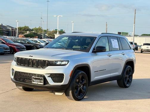 2022 Jeep Grand Cherokee Altitude
