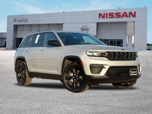 2022 Jeep Grand Cherokee Altitude