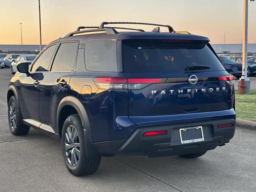 2025 Nissan Pathfinder SV FWD