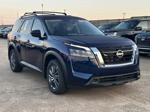 2025 Nissan Pathfinder SV FWD