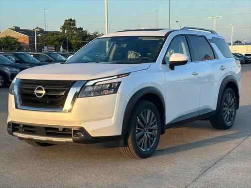 2025 Nissan Pathfinder SL FWD