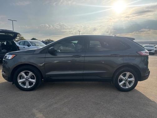 2020 Ford Edge SE