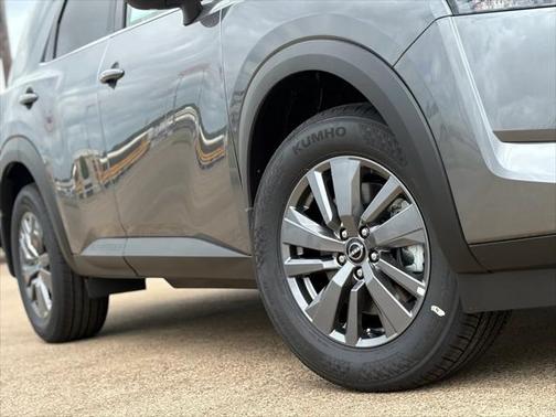 2025 Nissan Pathfinder SV FWD