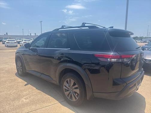2023 Nissan Pathfinder SV FWD