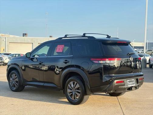 2023 Nissan Pathfinder SV FWD