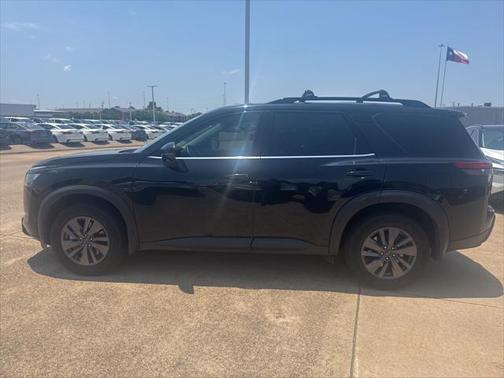 2023 Nissan Pathfinder SV FWD
