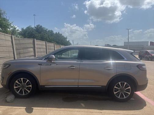 2019 Lincoln Nautilus Select