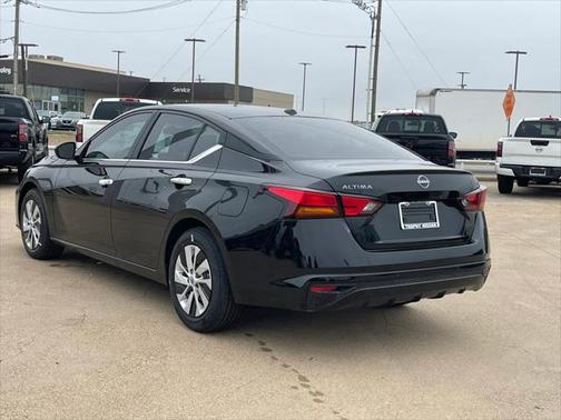 2025 Nissan Altima S FWD