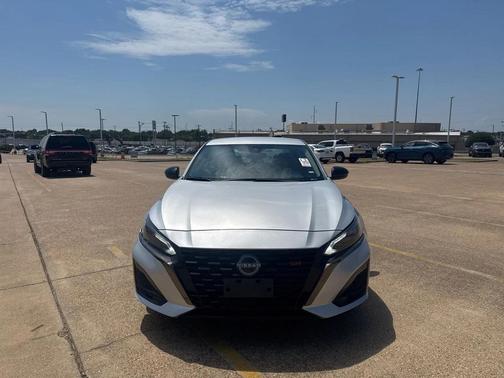 2024 Nissan Altima SR FWD