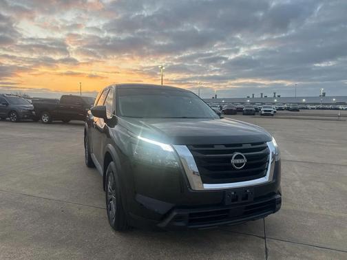 2024 Nissan Pathfinder S FWD