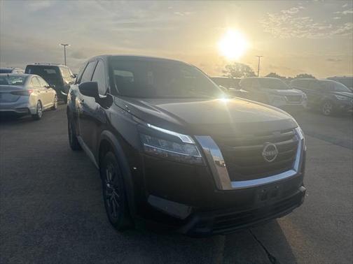 2022 Nissan Pathfinder S 2WD