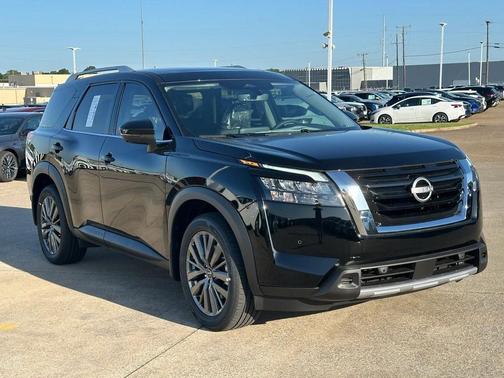 2025 Nissan Pathfinder SL 4WD