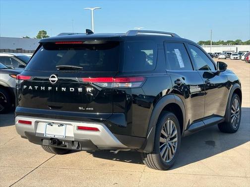 2025 Nissan Pathfinder SL 4WD
