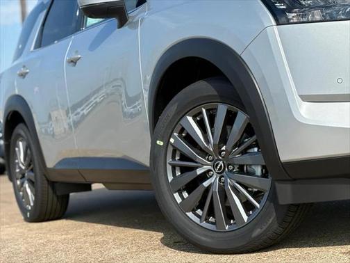 2025 Nissan Pathfinder SL FWD