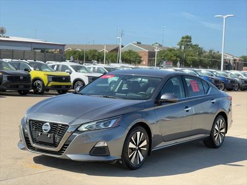 2022 Nissan Altima 2.5 SV