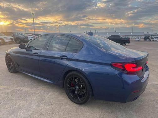 2022 BMW 530 i