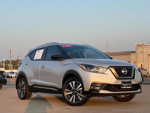 2019 Nissan Kicks SR