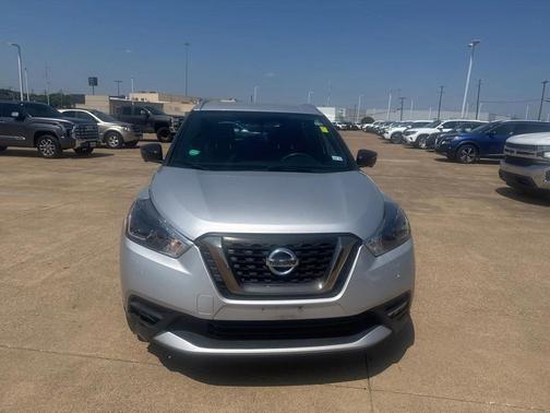 2019 Nissan Kicks SR