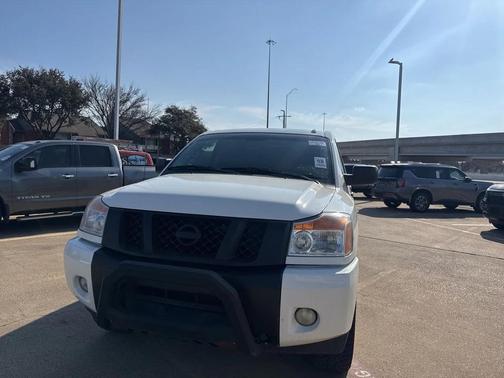 2014 Nissan Titan SV