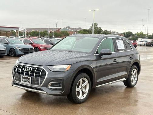 Manhattan Gray Metallic 2023 Audi Q5 40 Premium