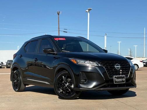 2023 Nissan Kicks SR