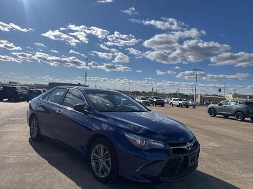 2016 Toyota Camry SE