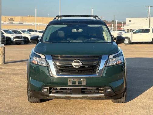 2022 Nissan Pathfinder SL 2WD