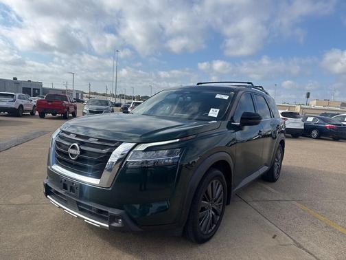 2022 Nissan Pathfinder SL 2WD