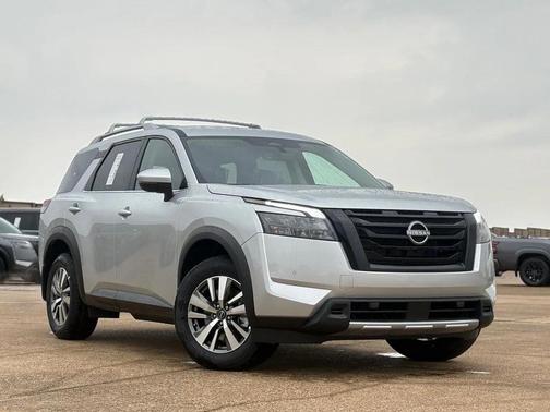 2025 Nissan Pathfinder SL FWD