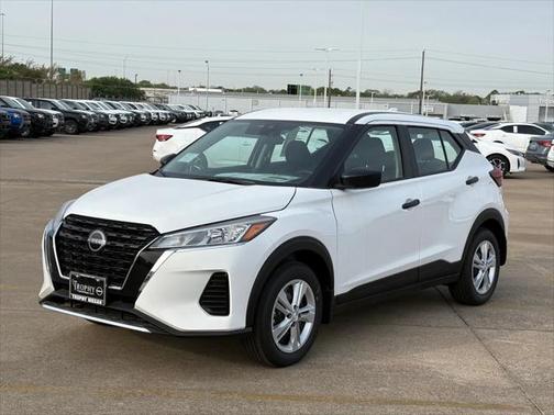 2025 Nissan Kicks S