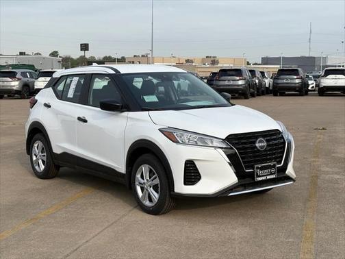 2025 Nissan Kicks S
