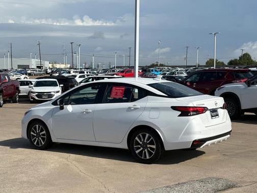 2023 Nissan Versa 1.6 SV