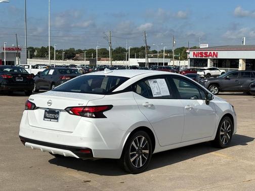 2023 Nissan Versa 1.6 SV