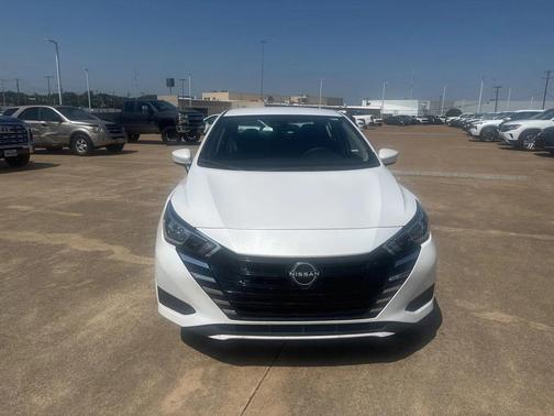 2023 Nissan Versa 1.6 SV
