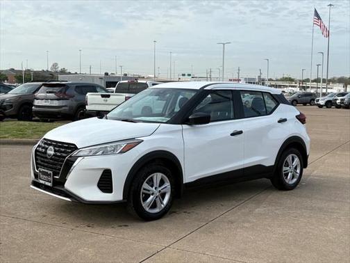 2025 Nissan Kicks S