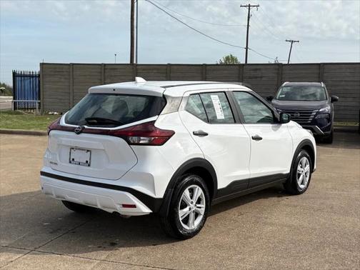 2025 Nissan Kicks S