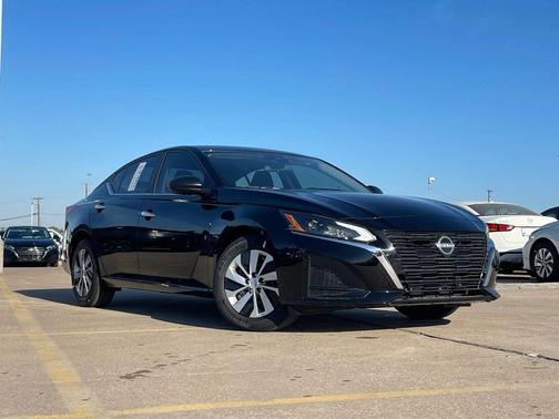 2025 Nissan Altima S FWD