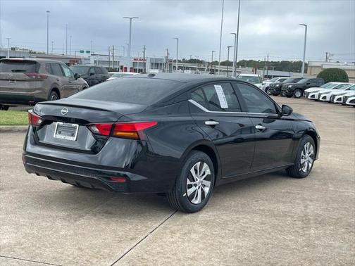 2025 Nissan Altima S FWD