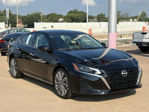 2025 Nissan Altima SL FWD