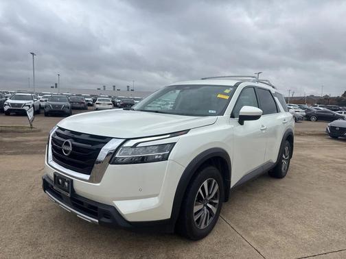 2024 Nissan Pathfinder SL FWD