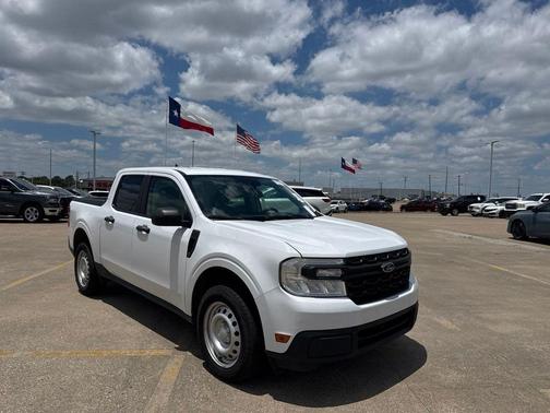Oxford White 2022 Ford Maverick XL