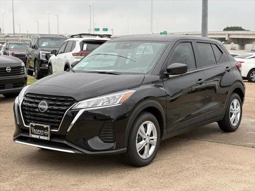 2025 Nissan Kicks S