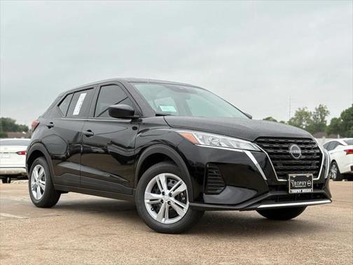 2025 Nissan Kicks S