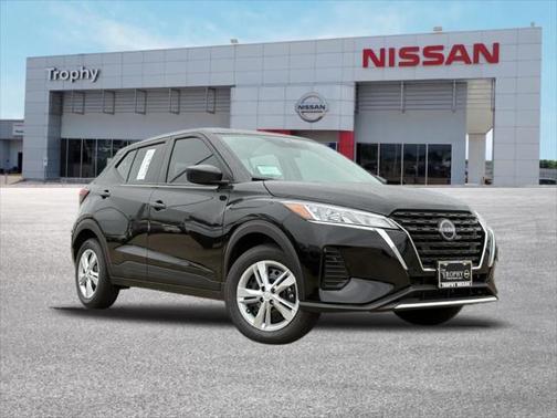 2025 Nissan Kicks S