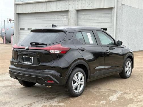 2025 Nissan Kicks S