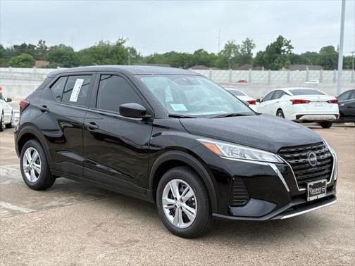 2025 Nissan Kicks S