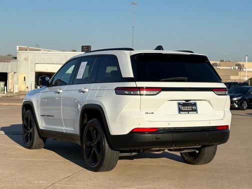 2022 Jeep Grand Cherokee Altitude