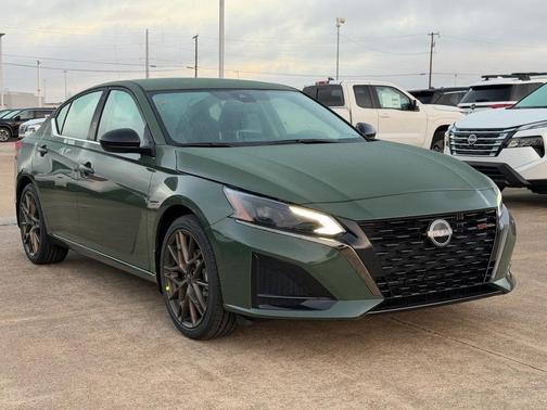 2025 Nissan Altima SR FWD