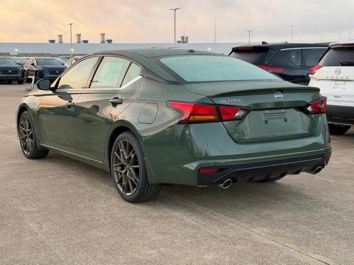 2025 Nissan Altima SR FWD