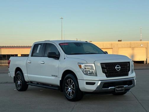 2021 Nissan Titan SV